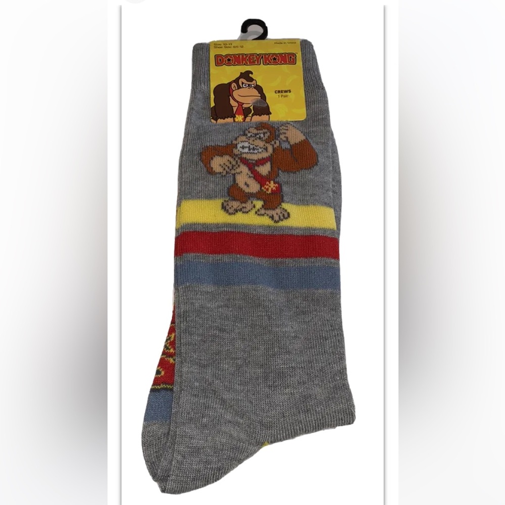 Donkey Kong Crew Socks 1 Pair Men 6.5-12 Gray Yellow Gamer Nintendo 8 Bit Mario